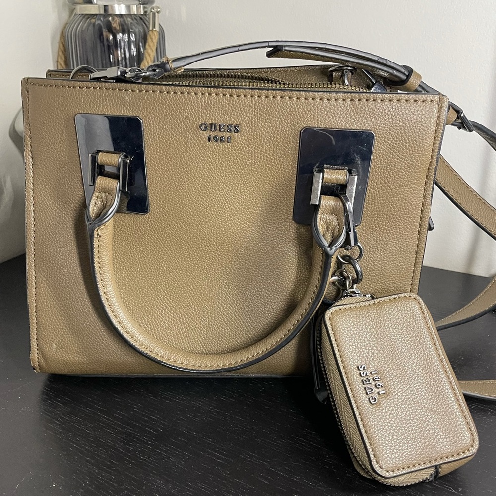 Guess Locket Wallet & Purse
